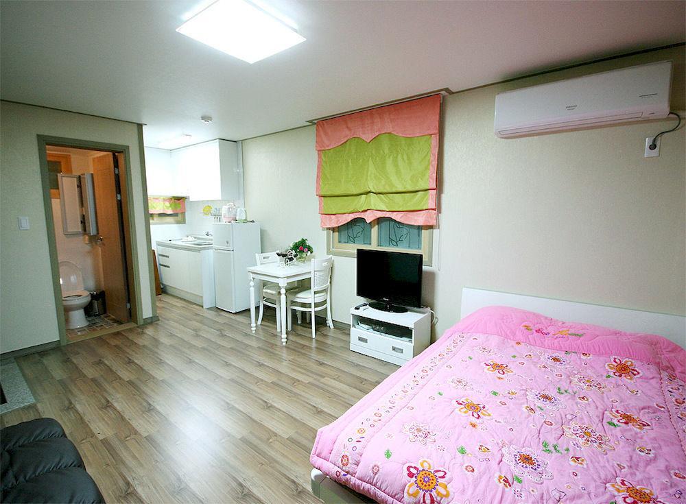 Ever Green Pension Geoje Exterior foto