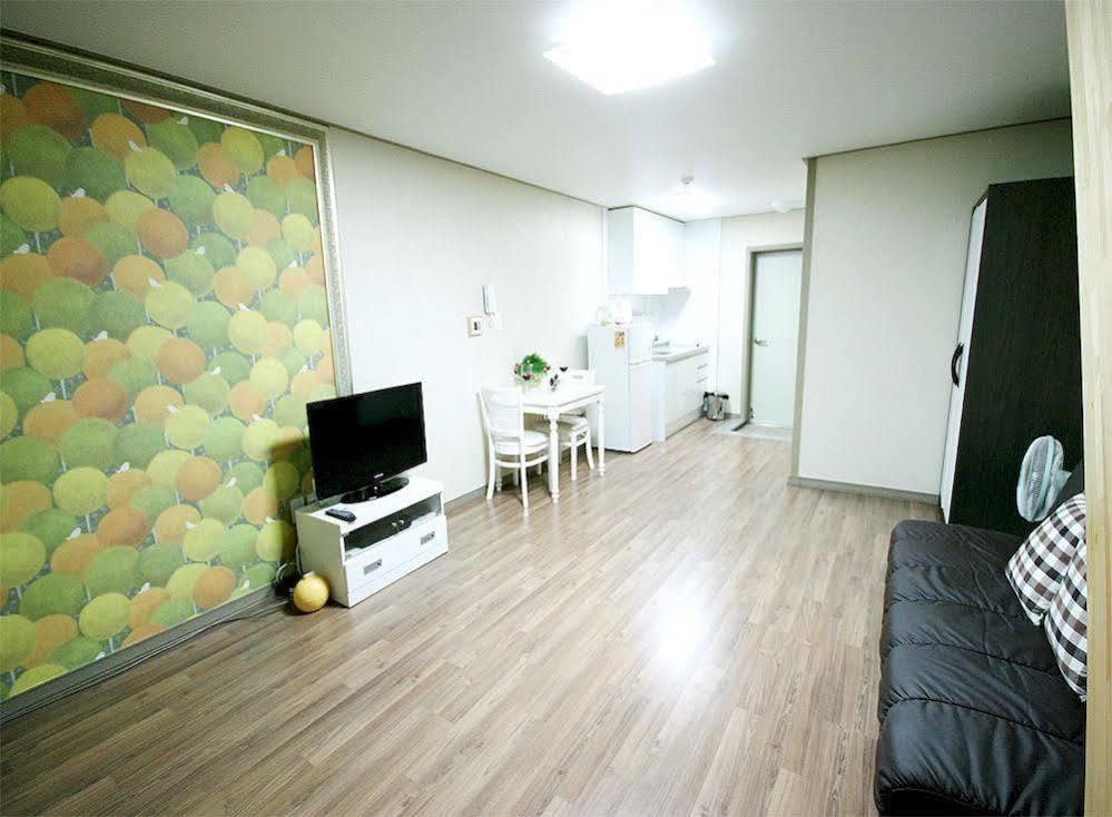 Ever Green Pension Geoje Exterior foto