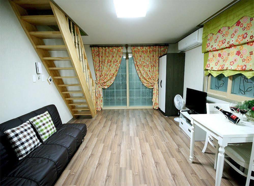 Ever Green Pension Geoje Exterior foto